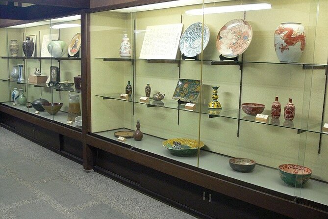 Kanazawa Art: Traditional Pottery Workplace Insights - The Beauty of Japans Artistic Offerings