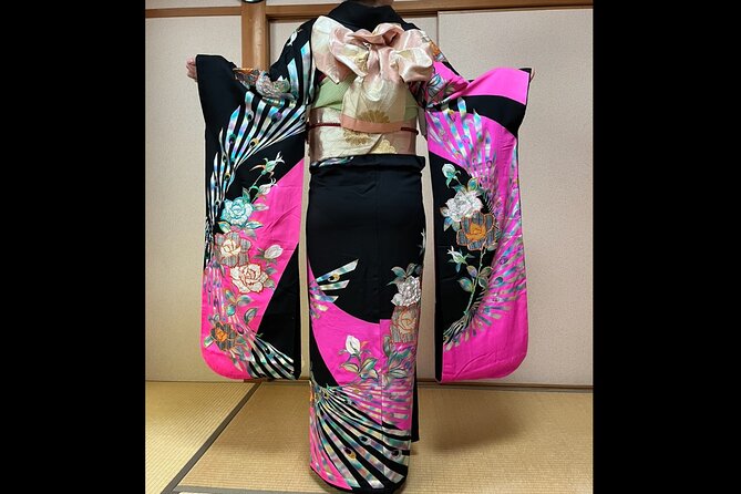 Kimono, Tea Ceremony and Shodo in Kimono School - Kimono Dressing and Transformation