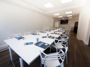 Kyriad Hotel Clermont Ferrand Centre - Facilities and Services