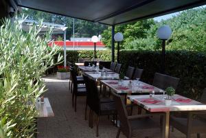 Kyriad Limoges Sud - Feytiat - Accessibility and Family Services
