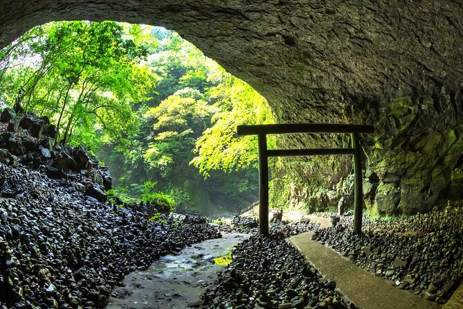 Kyushu Kamishiromi Shrine, Amano Iwato, and Takachiho Gorge Tour - Santo Tongrun Bridge