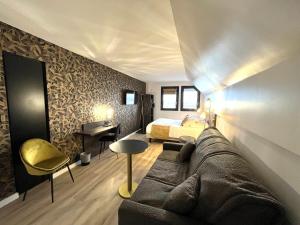 Logis - Hotel of the Bay of Somme - Check-in and Check-out Information