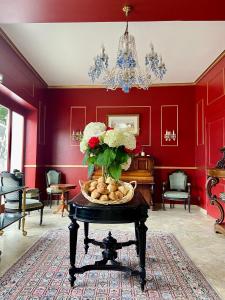 Logis Hotel & Restaurant Chateau De La Marjolaine - Location and Accessibility