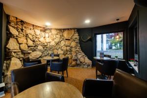 Logis Hotel Restaurant Des Acacias Lille Tourcoing - Guest Reviews and Experiences