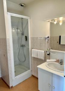 Logis Hôtel Teyssier - Location and Accessibility