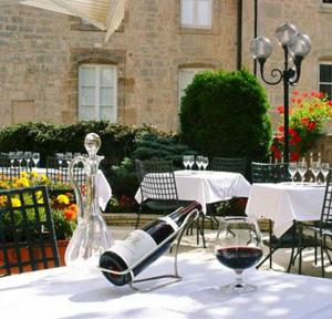 Logis Hotel The White Horse - Travel Information and Accessibility