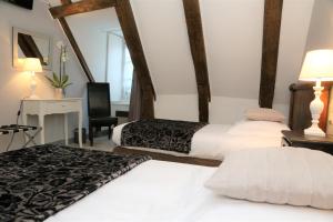 Logis L'Ecu De France - Dining Options