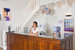 Madame Vacances The Domain of Vertmarines - The Sum Up