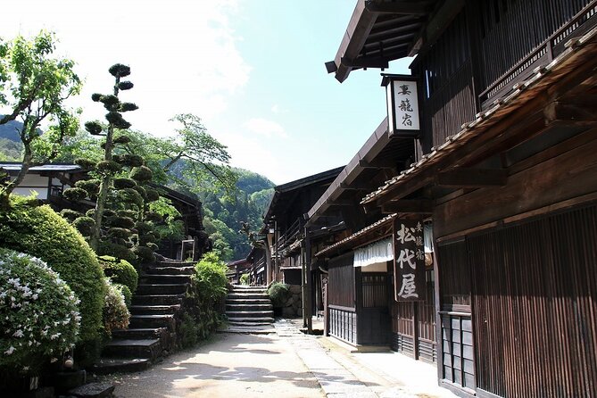 Nakasendo Post Town Trekking and Izakaya Hopping Tour - Exploring the Nakasendo Post Towns