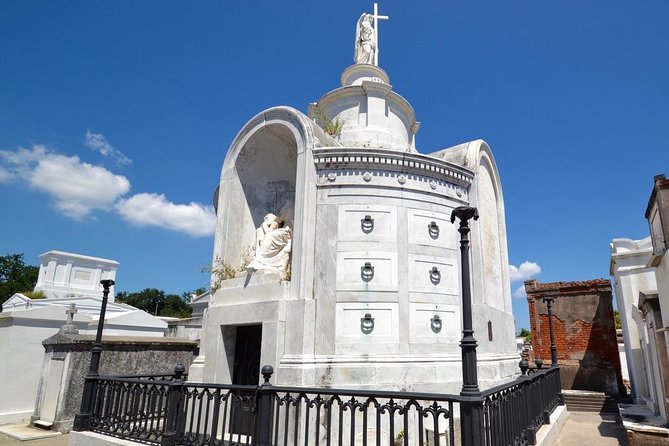 One Hour Saint Louis Cemetery Number One Walking Tour - Uncovering Louisianas Rich Heritage