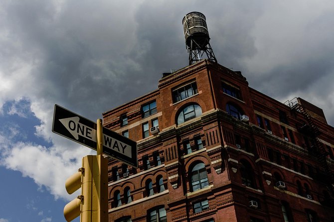 Private 2 Hour Tour for up to 4 Guests by Challenger Convertible - Experience Iconic NYC Landmarks