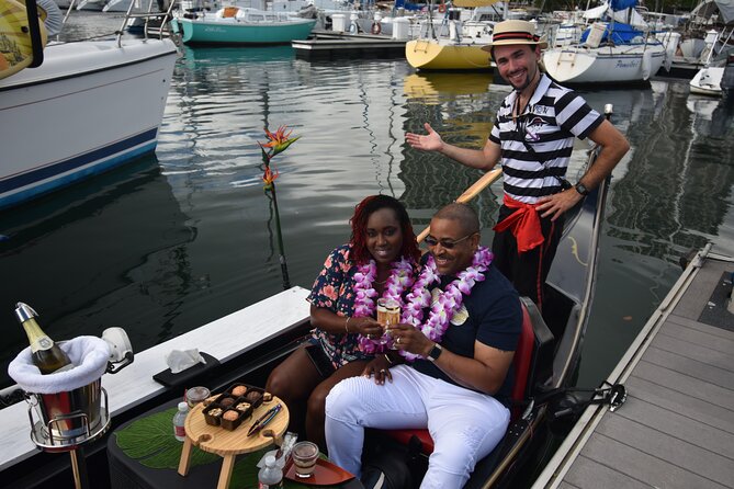 Private Gondola Cruise in Waikiki With Drinks and Pastry - Accessibility and Safety Considerations