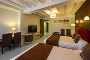 Saint-Hubert Hotel - Local Attractions and Activities