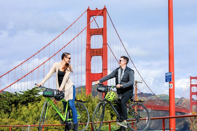 San Francisco Bike Rental - Exploring Ghirardelli Square
