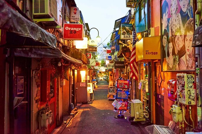 Shinjuku Night Tour and Explore Tokyo Neon Wonderland - Navigating the Bustling Metropolis