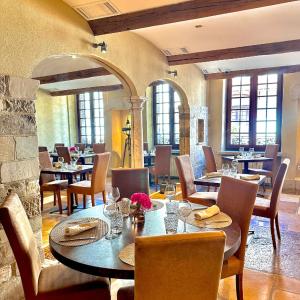 THE GOLDEN SUN - Booking and Cancellation Policies