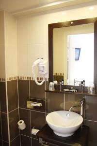 The Originals Boutique, Hotel D'angleterre, Le Havre, Center, Beach - Guest Experience