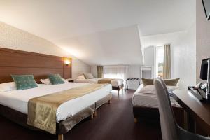 The Originals City, Hotel Bristol, Le Puy-en-Velay - Languages Spoken and Staff Support