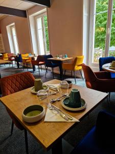 The Sovereign - Dining and Food Services