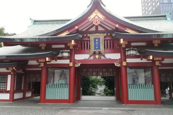Tokyo: Karuizawa, Hoshino Resorts and Glacier Shrine Day Tour - Visiting the Glacier Shrine