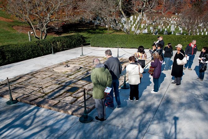 Arlington Cemetery Changing of the Guard and JFK Gravesite - Group Size and Tour Guide Information