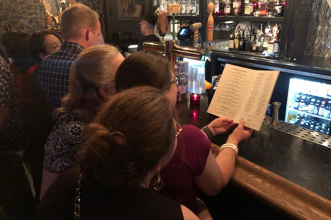 Bar Crawl On Fremont Street - Navigating the Vibrant Fremont East District