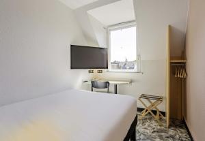 B&B HOTEL Arras Centre Les Places - Ideal for Couples and Families