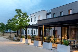 BEST WESTERN HOTEL DIJON QUETIGNY - Policies and Special Requests