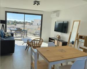 BLUE AGOSTA - Booking Information