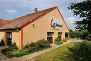 Campanile Moulins Avermes - Transportation and Accessibility