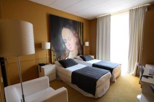 Cecyl Hotel Reims Center - Accessibility and Parking