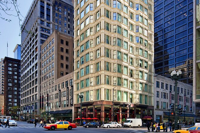 Chicago Walking Tour: Connecting Past and Present - The Essence of Chicagos Architectural Landscape