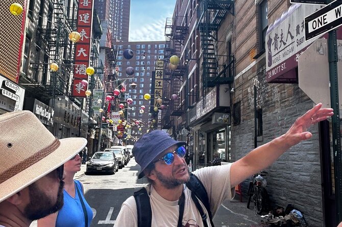 Chinatown & Little Italy Food Tour (4 Delicious Food Stops!) - Exploring Chinatowns Culinary Delights