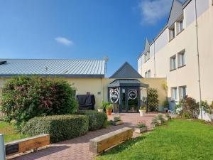 Contact Hotel Utah Beach Carentan - Formerly Kyriad - The Sum Up