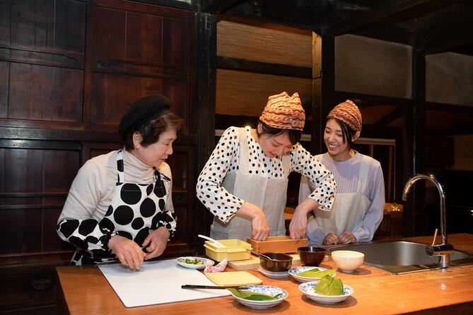 Cooking With a Local Okaasan at Kominka in Ojika Island Nagasaki - Sesame Spinach: A Delicate Balance of Flavors