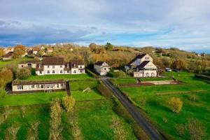 Crispol - Nearby Attractions