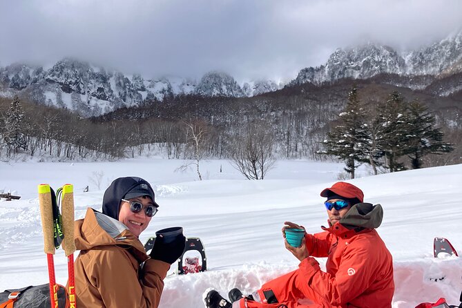 EN/CN Guided Snowshoeing and Snow Monkey Tour in Nagano - Visiting the Snow Monkey Park