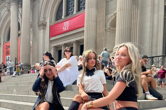 Grand Gossip Girl Tour - Capturing Memorable Photos