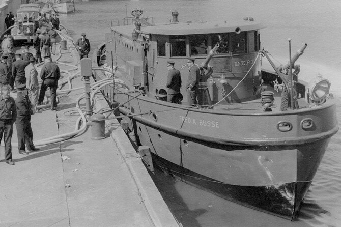 Historical and Architectural Chicago Fireboat River/Lake Cruise - Architectural Highlights Along the Cruise Route