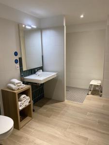 Hotel Du Commerce - Restaurant at the Knife - The Sum Up