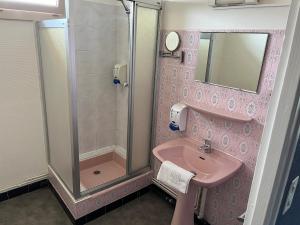 Hotel Le Lyon Vert Commentry - Nearby Attractions and Activities