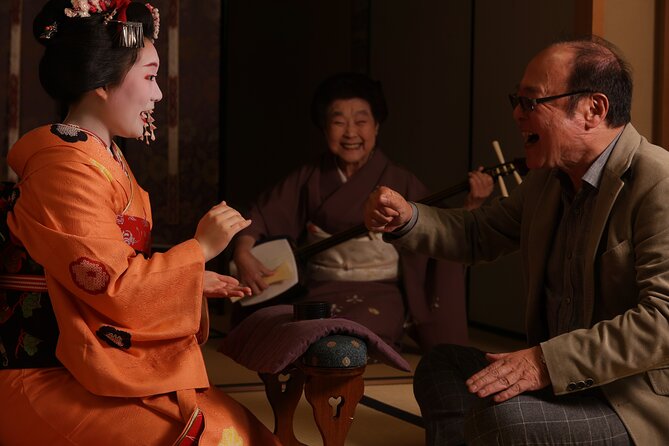 Japanese Traditional Exclusive Geiko Experience in Kyoto - Taking in the Traditional Geiko Experience