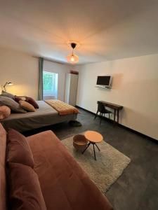 Logis Hotel Restaurant De La Poste - Contact Information