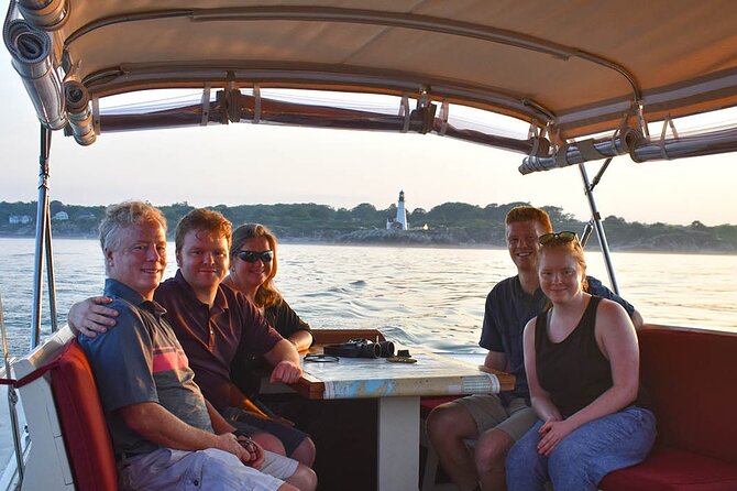 Maine Fall Foliage Private Lobster Boat Cruise With Local Drinks - Convenient Meeting Point and Amenities