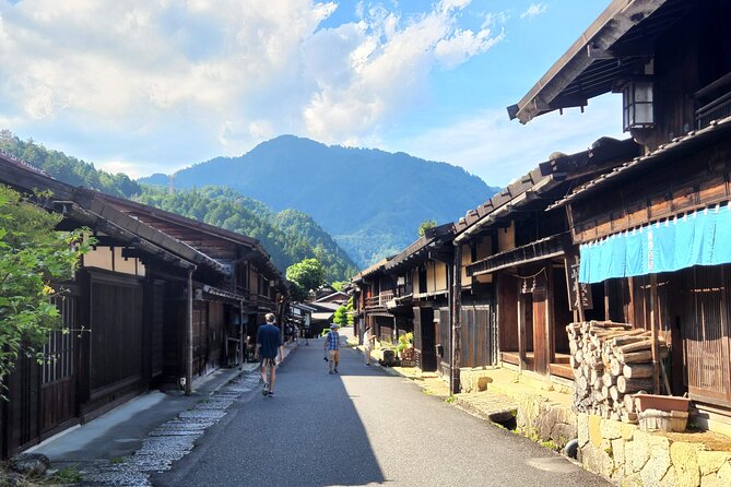 Nakasendo Post Town Trekking and Izakaya Hopping Tour - Indulging in Izakaya Delights