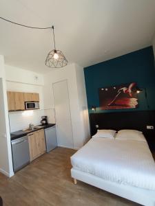 Nemea Appart Hotel Coliseum Amiens Centre - Nearby Attractions