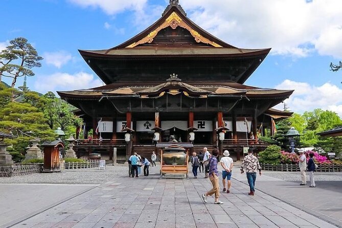 One Day Snow Monkeys Zenko Ji Temple and Sake in Nagano - Booking and Cancellation Policies