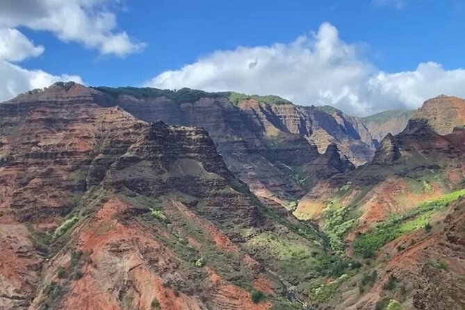 Private Luxury Air Tour Over Kauai - Pilot Narration and Insights
