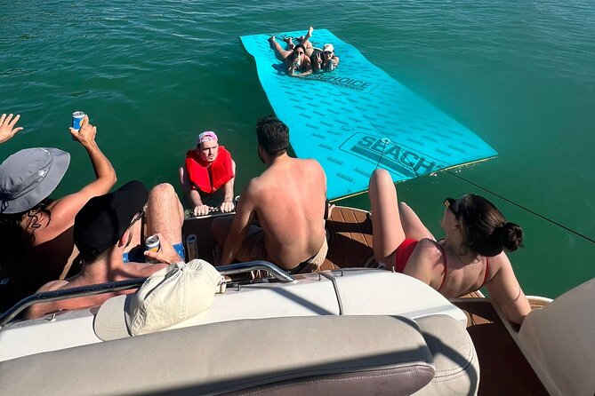 Private Yacht Rental in Miami Up to 12 People - Explore the Sights of Miami From the Water