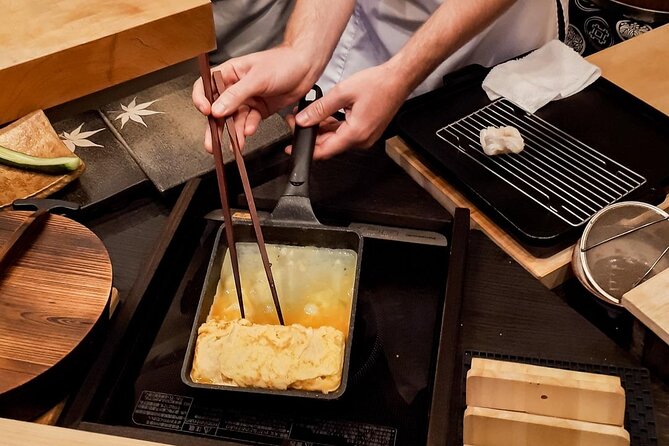 Professional Level Sushi Making - Mastering Sushi Rolling Techniques